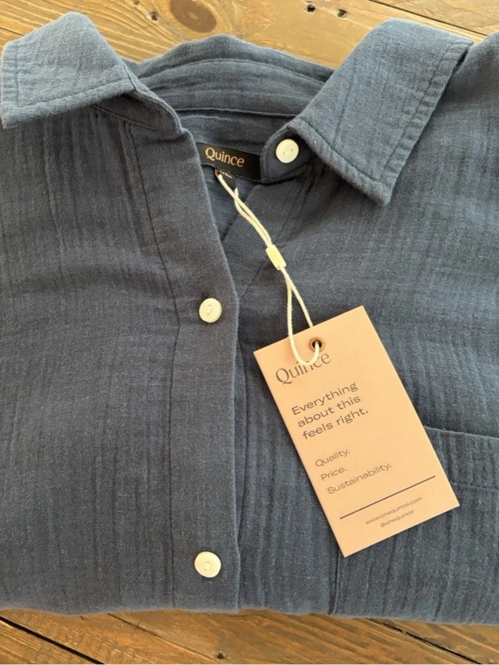 Quince Men's Dark Navy Long-Sleeve Button-Down Shirt - Picture 5 of 11